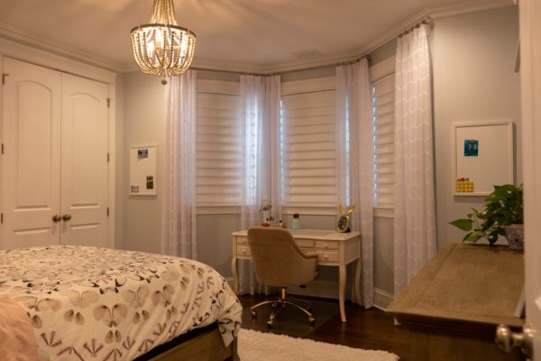 Take your remodel to “Wow” with Shades, Shutters, and Blinds 1 Vignette® Modern Roman Shades with PowerView® Motorization Top Down Bottom Up Sheer Drapery Panels 6 600x400 2